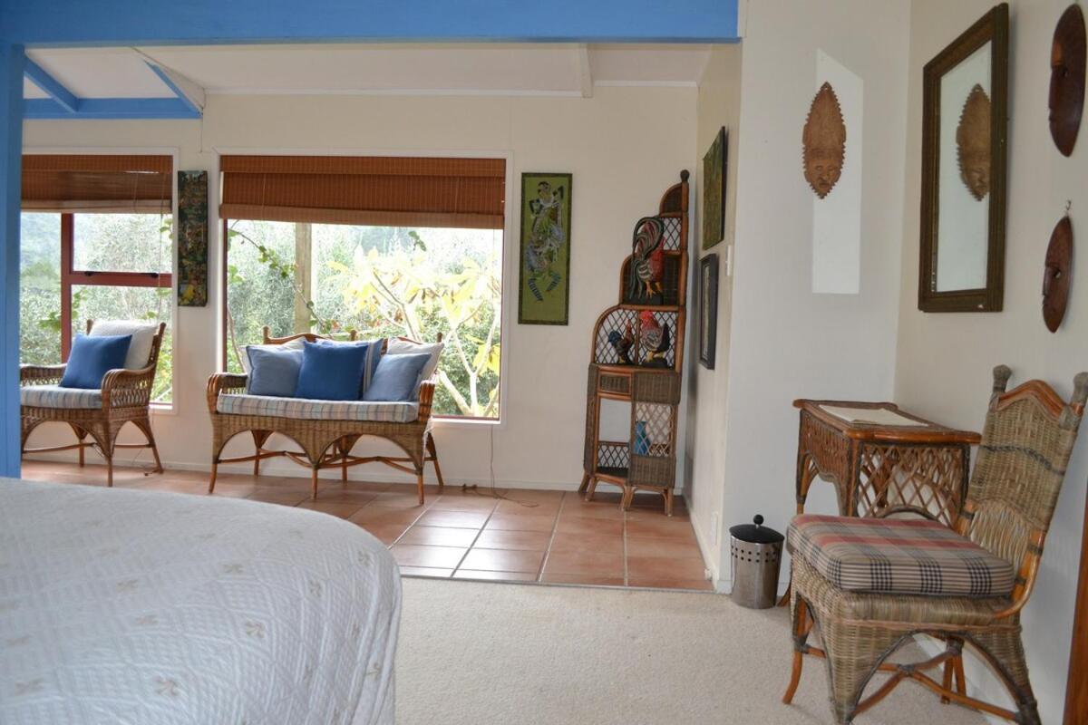 Great Barrier Oasis Lodge Tryphena Zewnętrze zdjęcie