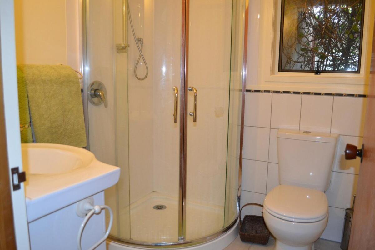 Great Barrier Oasis Lodge Tryphena Zewnętrze zdjęcie