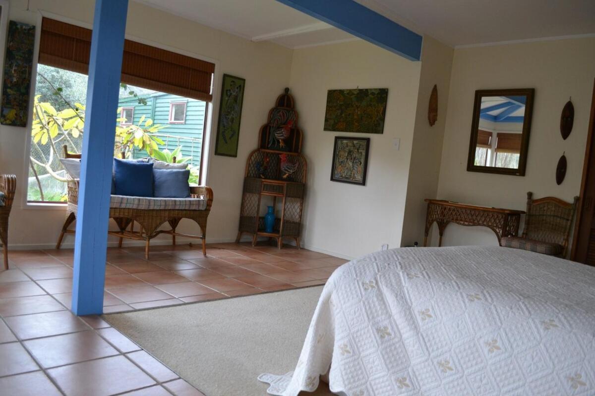 Great Barrier Oasis Lodge Tryphena Zewnętrze zdjęcie